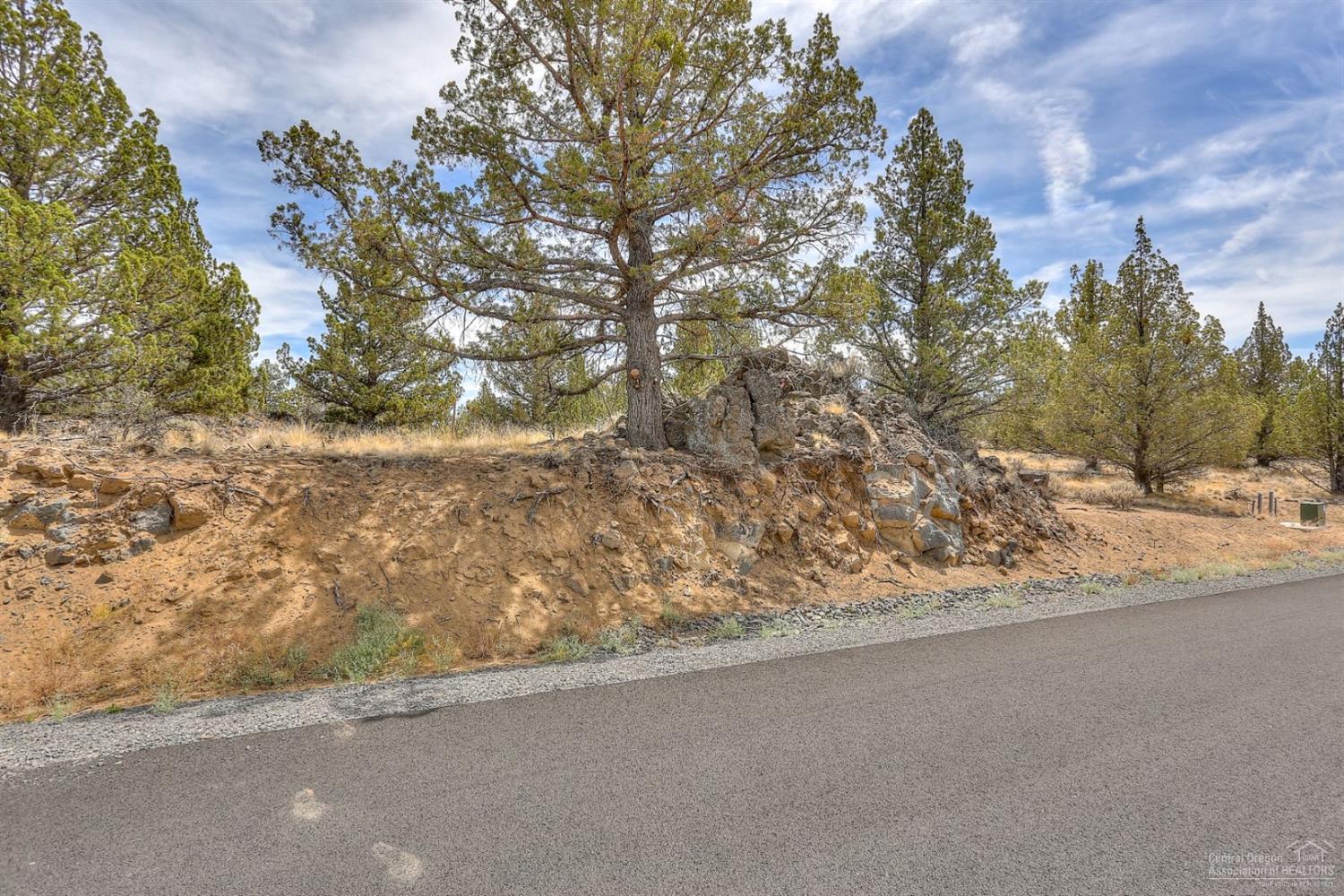 Pacific Cascade Hts - Land