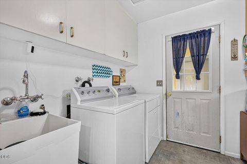 Tiny photo for 70 Fair Oaks Drive, Medford, OR 97504 (MLS # 220224328)