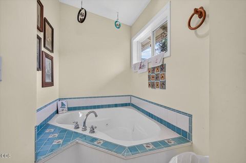 Tiny photo for 70 Fair Oaks Drive, Medford, OR 97504 (MLS # 220224328)