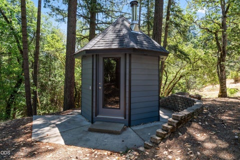 Tiny photo for 4712 Old Highway 99 S, Ashland, OR 97520 (MLS # 220226151)