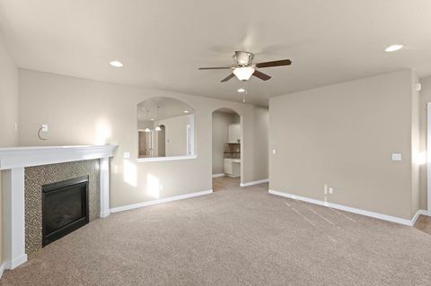 Tiny photo for 1467 S Spring Street, Medford, OR 97504 (MLS # 220211975)