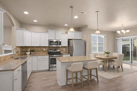 Tiny photo for 1467 S Spring Street, Medford, OR 97504 (MLS # 220211975)