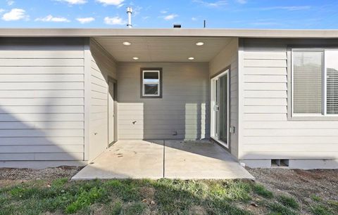 Tiny photo for 1467 S Spring Street, Medford, OR 97504 (MLS # 220211975)