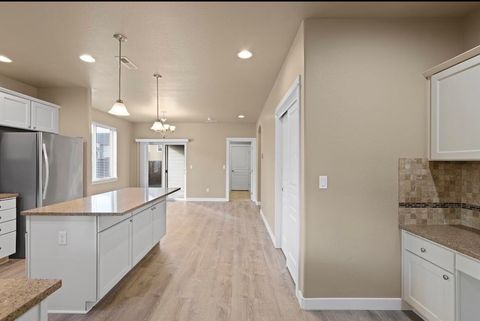 Tiny photo for 1467 S Spring Street, Medford, OR 97504 (MLS # 220211975)