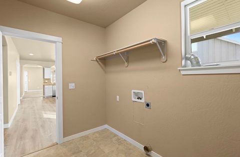 Tiny photo for 1467 S Spring Street, Medford, OR 97504 (MLS # 220211975)