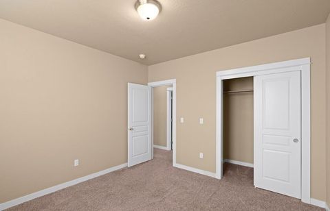 Tiny photo for 1467 S Spring Street, Medford, OR 97504 (MLS # 220211975)