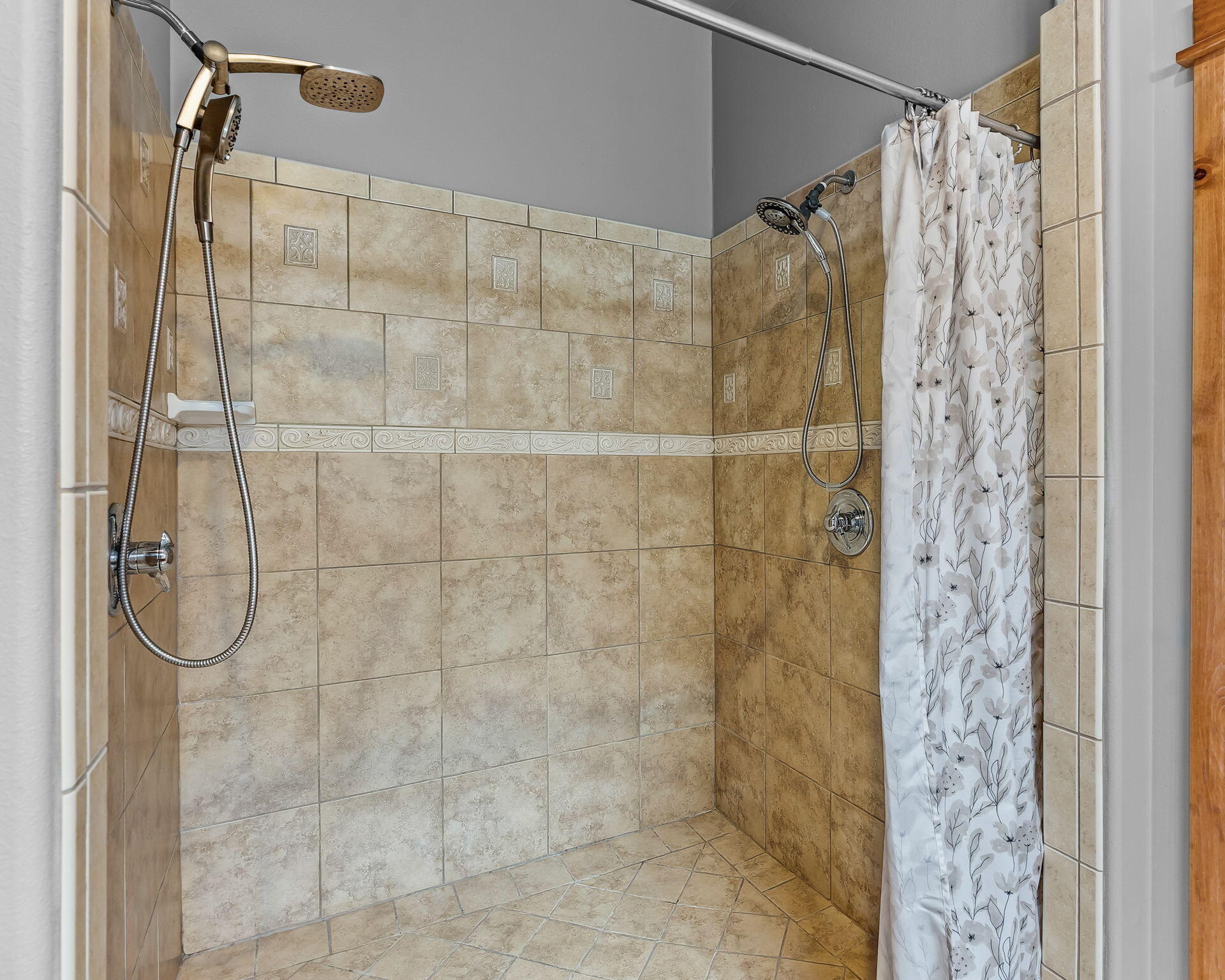 Pine Meadow Vill - Residential