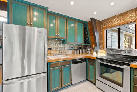 Tiny photo for 69301 Lariat, Sisters, OR 97759 (MLS # 220213270)