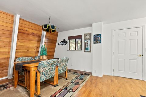 Tiny photo for 69301 Lariat, Sisters, OR 97759 (MLS # 220213270)