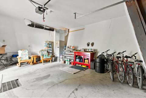 Tiny photo for 69301 Lariat, Sisters, OR 97759 (MLS # 220213270)