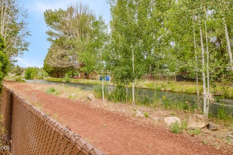 Tiny photo for 3649 SW Bobby Jones Court SW, Redmond, OR 97756 (MLS # 220223802)