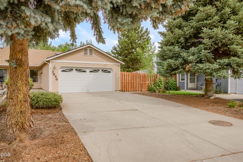 Tiny photo for 3649 SW Bobby Jones Court SW, Redmond, OR 97756 (MLS # 220223802)