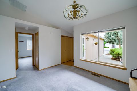 Tiny photo for 3649 SW Bobby Jones Court SW, Redmond, OR 97756 (MLS # 220223802)