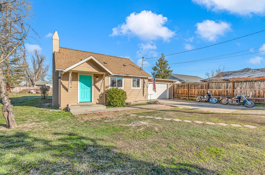 Feels like country with city services! Cute home in wonderful condition! Kitchen features granite counters, breakfast bar and stainless appliances! Other features include: open living area, 2 bedrooms and 1.5 baths downstairs, 1 bedroom up, fenced .35 acre lot... plenty of room for the kids, RV, boat, toys, etc. Great location... close proximity to shopping and services! Easy to show, call listing agent for appointment.