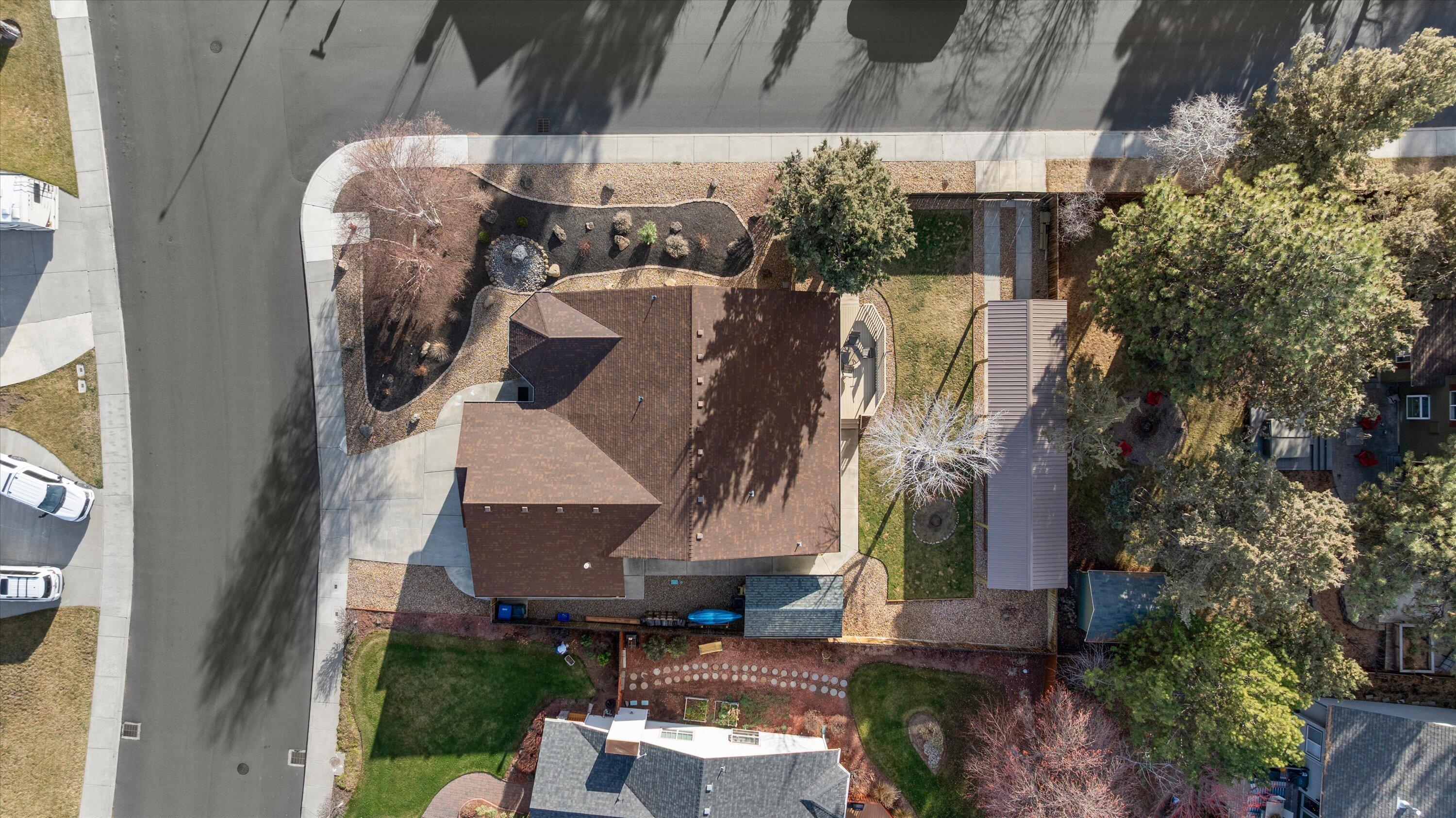 997 SE Shadowood Drive