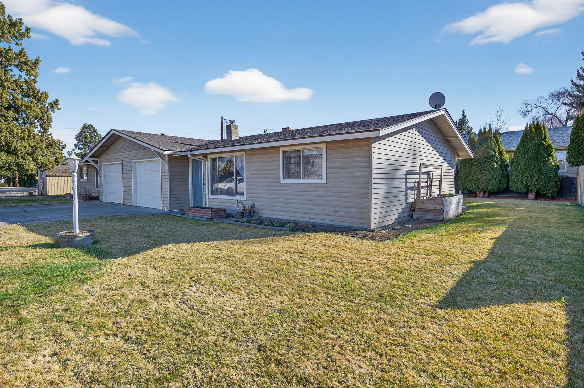 2412 SW Wickiup Avenue