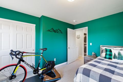 Tiny photo for 111 NW Hawthorne Avenue #APT 1, Bend, OR 97703 (MLS # 220215544)