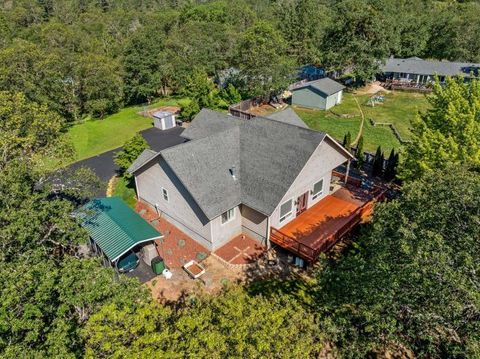 Tiny photo for 847 Three Pines Road, Grants Pass, OR 97526 (MLS # 220221162)