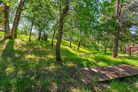 Tiny photo for 847 Three Pines Road, Grants Pass, OR 97526 (MLS # 220221162)