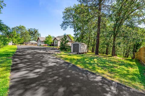 Tiny photo for 847 Three Pines Road, Grants Pass, OR 97526 (MLS # 220221162)