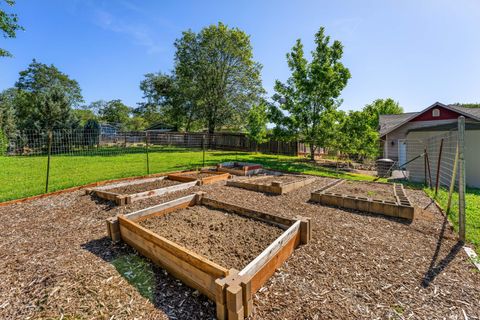 Tiny photo for 847 Three Pines Road, Grants Pass, OR 97526 (MLS # 220221162)