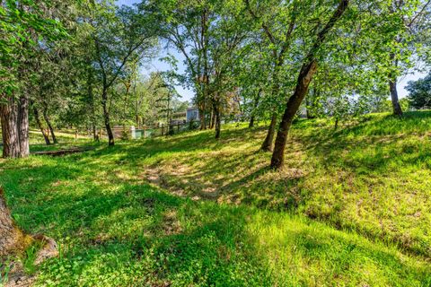 Tiny photo for 847 Three Pines Road, Grants Pass, OR 97526 (MLS # 220221162)