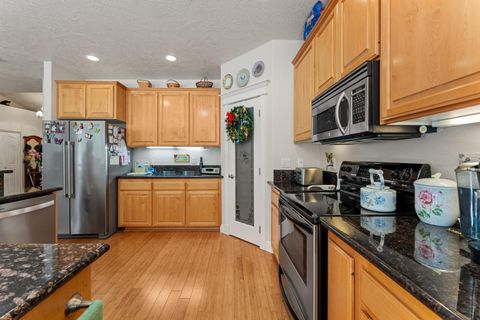 Tiny photo for 847 Three Pines Road, Grants Pass, OR 97526 (MLS # 220221162)