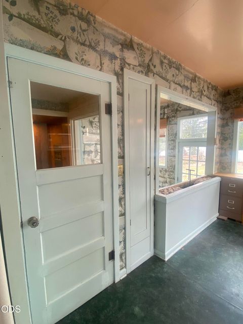 Tiny photo for 1947 Portland Street, Klamath Falls, OR 97601 (MLS # 220223952)