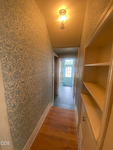Tiny photo for 1947 Portland Street, Klamath Falls, OR 97601 (MLS # 220223952)