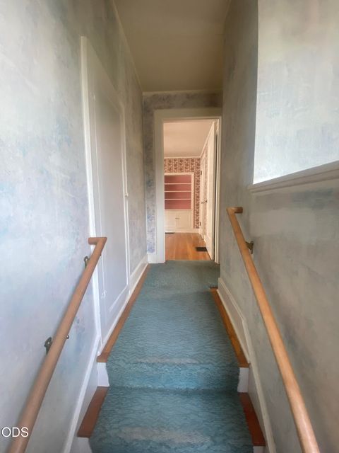 Tiny photo for 1947 Portland Street, Klamath Falls, OR 97601 (MLS # 220223952)