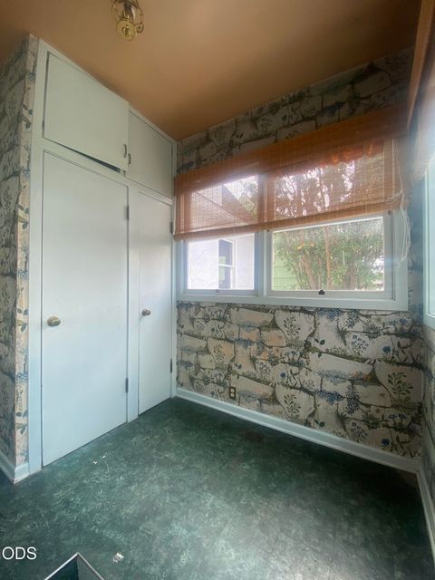 Tiny photo for 1947 Portland Street, Klamath Falls, OR 97601 (MLS # 220223952)