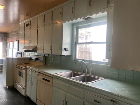 Tiny photo for 1947 Portland Street, Klamath Falls, OR 97601 (MLS # 220223952)