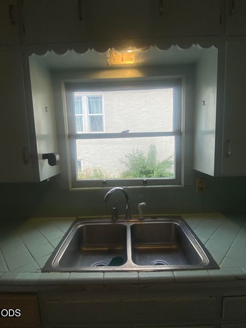 Tiny photo for 1947 Portland Street, Klamath Falls, OR 97601 (MLS # 220223952)