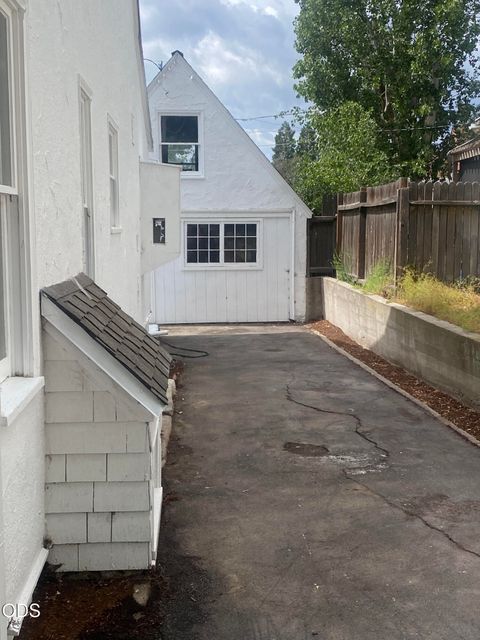 Tiny photo for 1947 Portland Street, Klamath Falls, OR 97601 (MLS # 220223952)