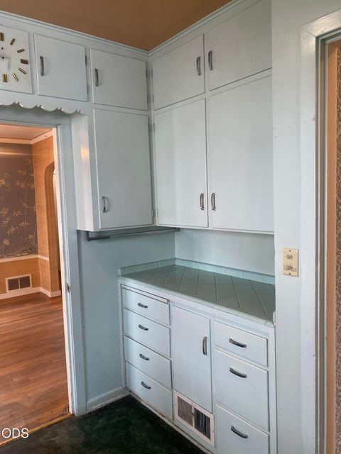 Tiny photo for 1947 Portland Street, Klamath Falls, OR 97601 (MLS # 220223952)