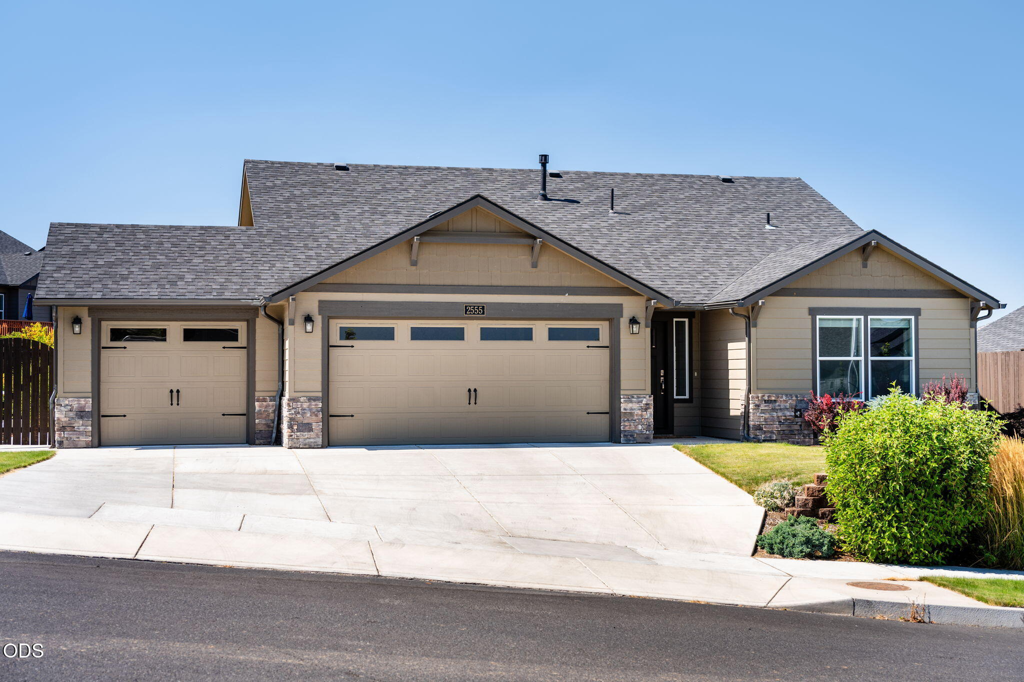 2555 SW 43rd Place