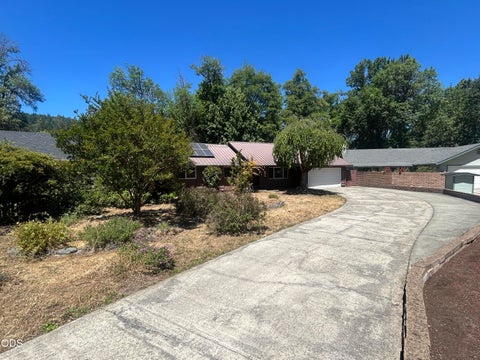 Tiny photo for 144 Belindy Circle, Grants Pass, OR 97527 (MLS # 220222807)