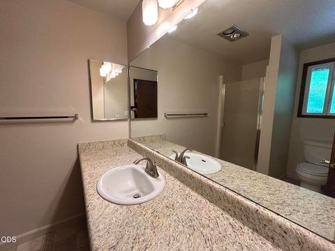 Tiny photo for 144 Belindy Circle, Grants Pass, OR 97527 (MLS # 220222807)