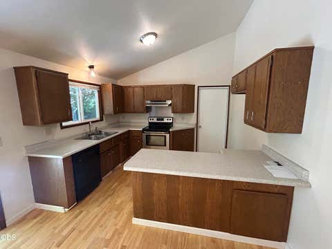 Tiny photo for 144 Belindy Circle, Grants Pass, OR 97527 (MLS # 220222807)