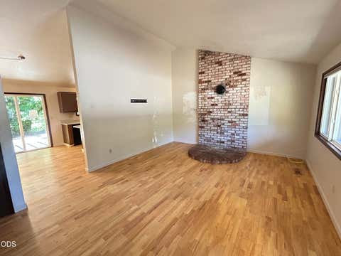 Tiny photo for 144 Belindy Circle, Grants Pass, OR 97527 (MLS # 220222807)