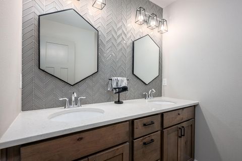 Tiny photo for 53845 Pine Grove Road, La Pine, OR 97739 (MLS # 220212172)