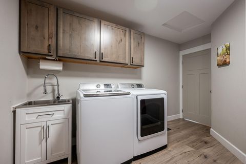 Tiny photo for 53845 Pine Grove Road, La Pine, OR 97739 (MLS # 220212172)