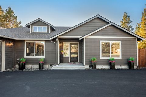 Photo of 53845 Pine Grove Road, La Pine, OR 97739 (MLS # 220212172)