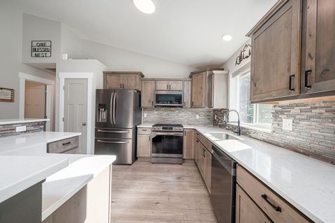 Tiny photo for 53845 Pine Grove Road, La Pine, OR 97739 (MLS # 220212172)