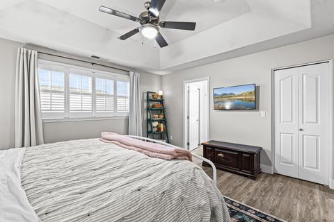 Tiny photo for 981 Garden Springs Circle, Medford, OR 97504 (MLS # 220214098)