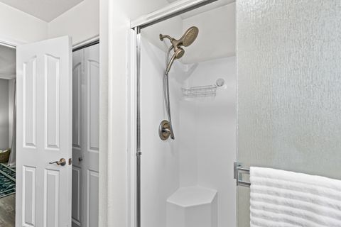 Tiny photo for 981 Garden Springs Circle, Medford, OR 97504 (MLS # 220214098)