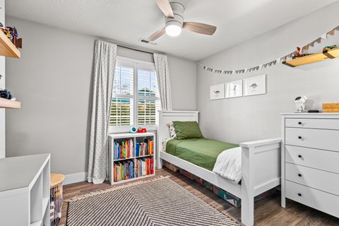 Tiny photo for 981 Garden Springs Circle, Medford, OR 97504 (MLS # 220214098)