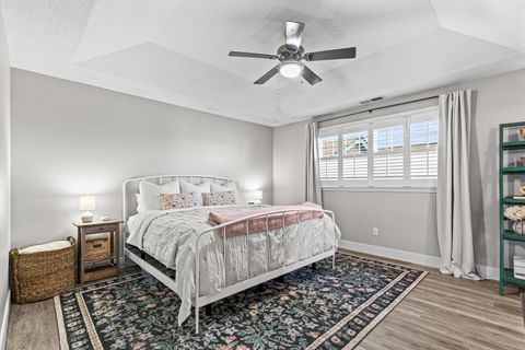 Tiny photo for 981 Garden Springs Circle, Medford, OR 97504 (MLS # 220214098)