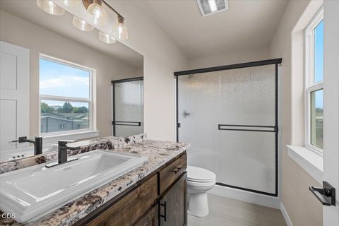 Tiny photo for 7869 Houston Loop, White City, OR 97503 (MLS # 220223740)