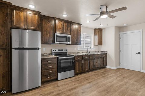 Tiny photo for 7869 Houston Loop, White City, OR 97503 (MLS # 220223740)